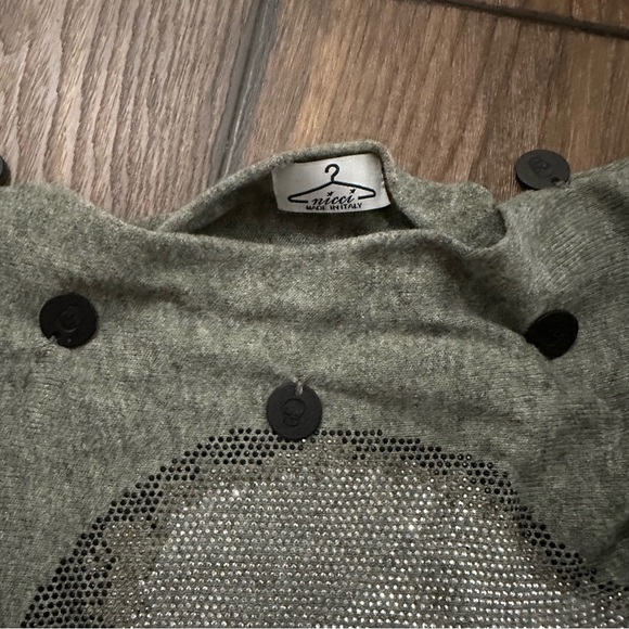 Nicci Scull Sweater - Picture 5 of 14